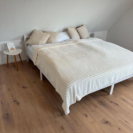 Dachgeschosstraum Apartment Фройденщат Екстериор снимка